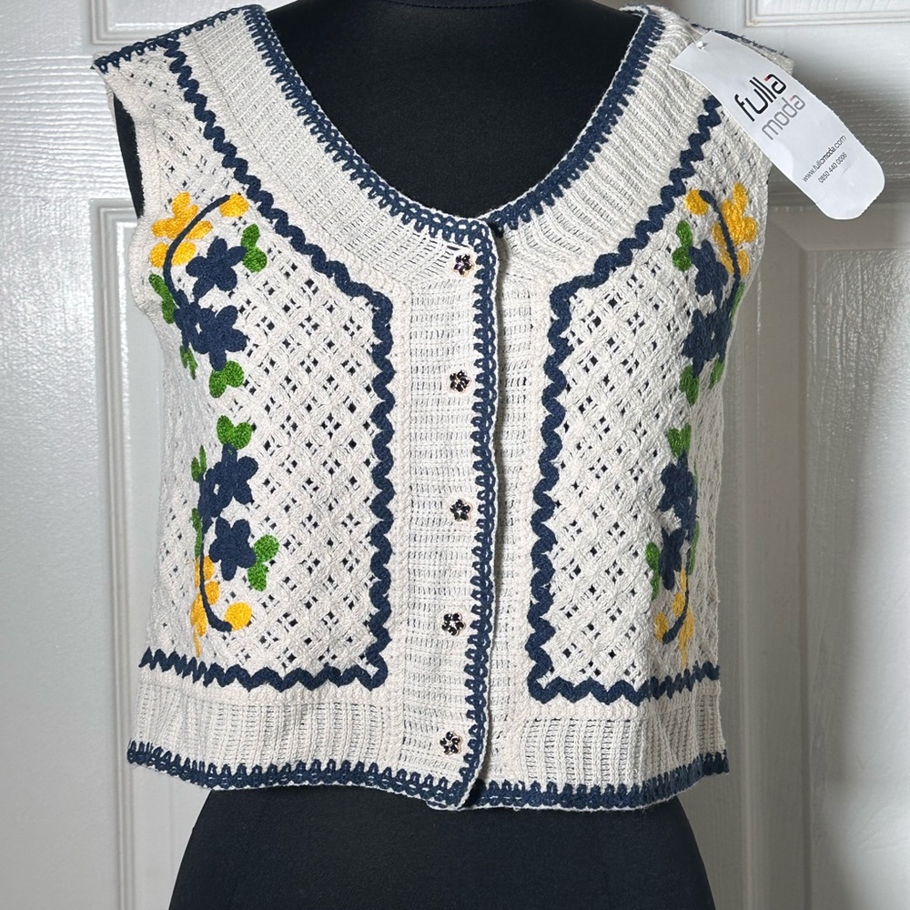Women's White and Blue Floral Sweater Vest